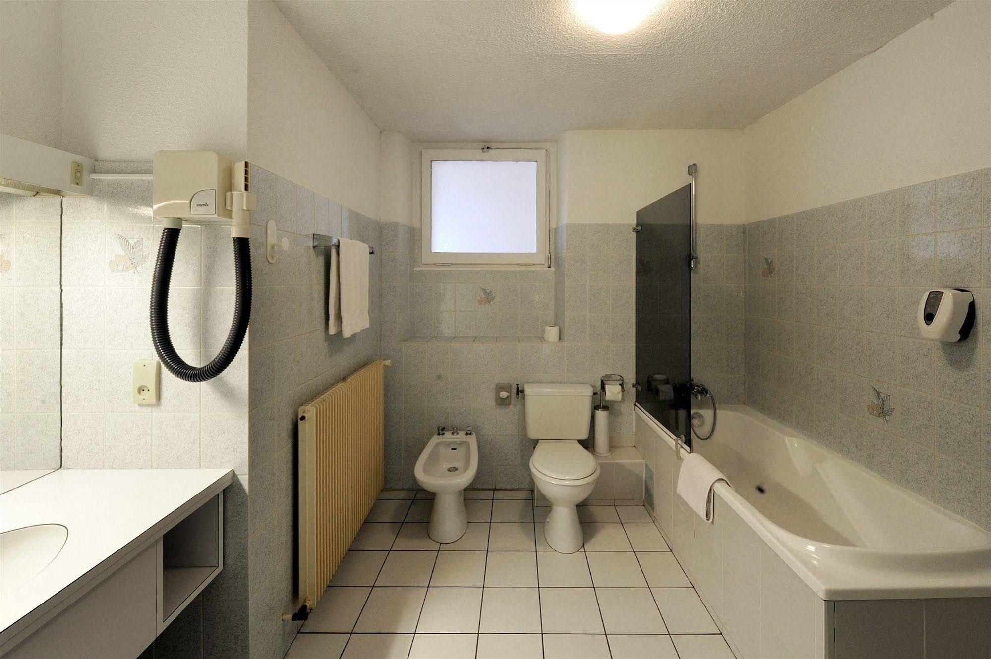 Le Bourgogne Hotel