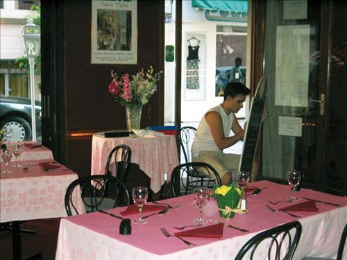 Le Bourgogne Hotel
